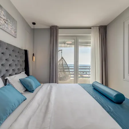 Beachfront Holiday Apartment Split